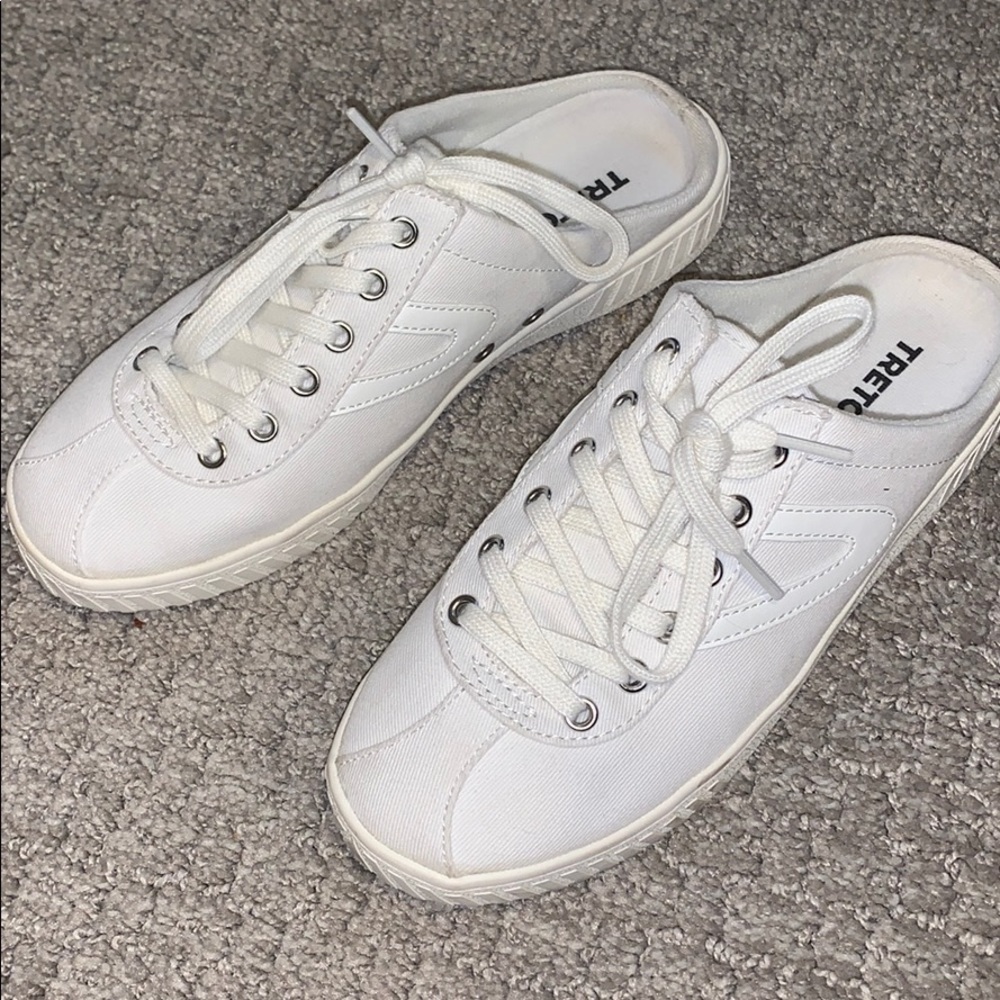 Tretorn slip on